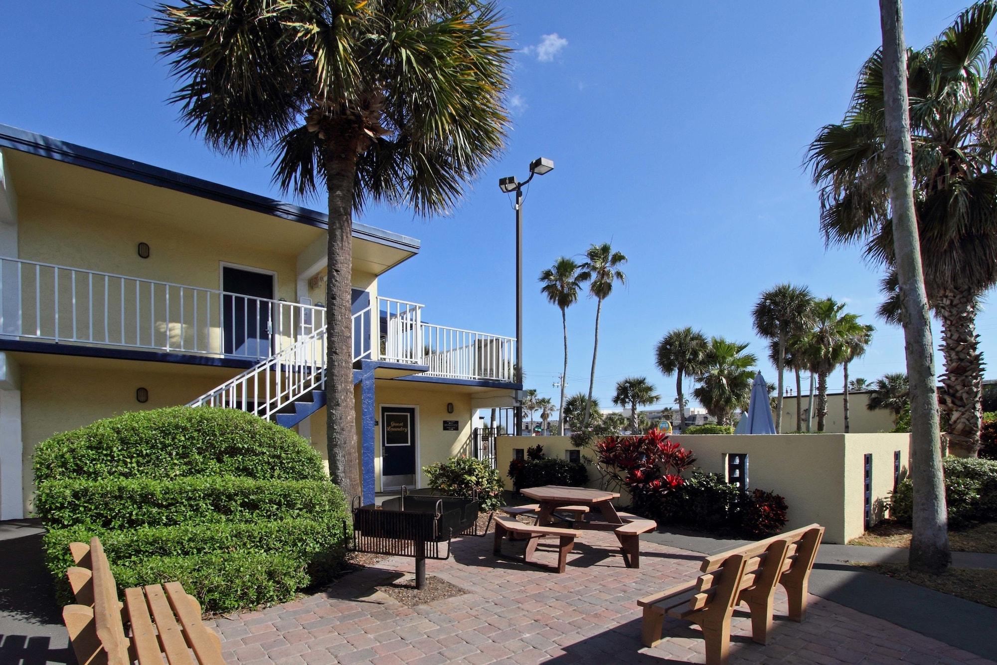 Days Inn By Wyndham Cocoa Beach Port Canaveral Luaran gambar